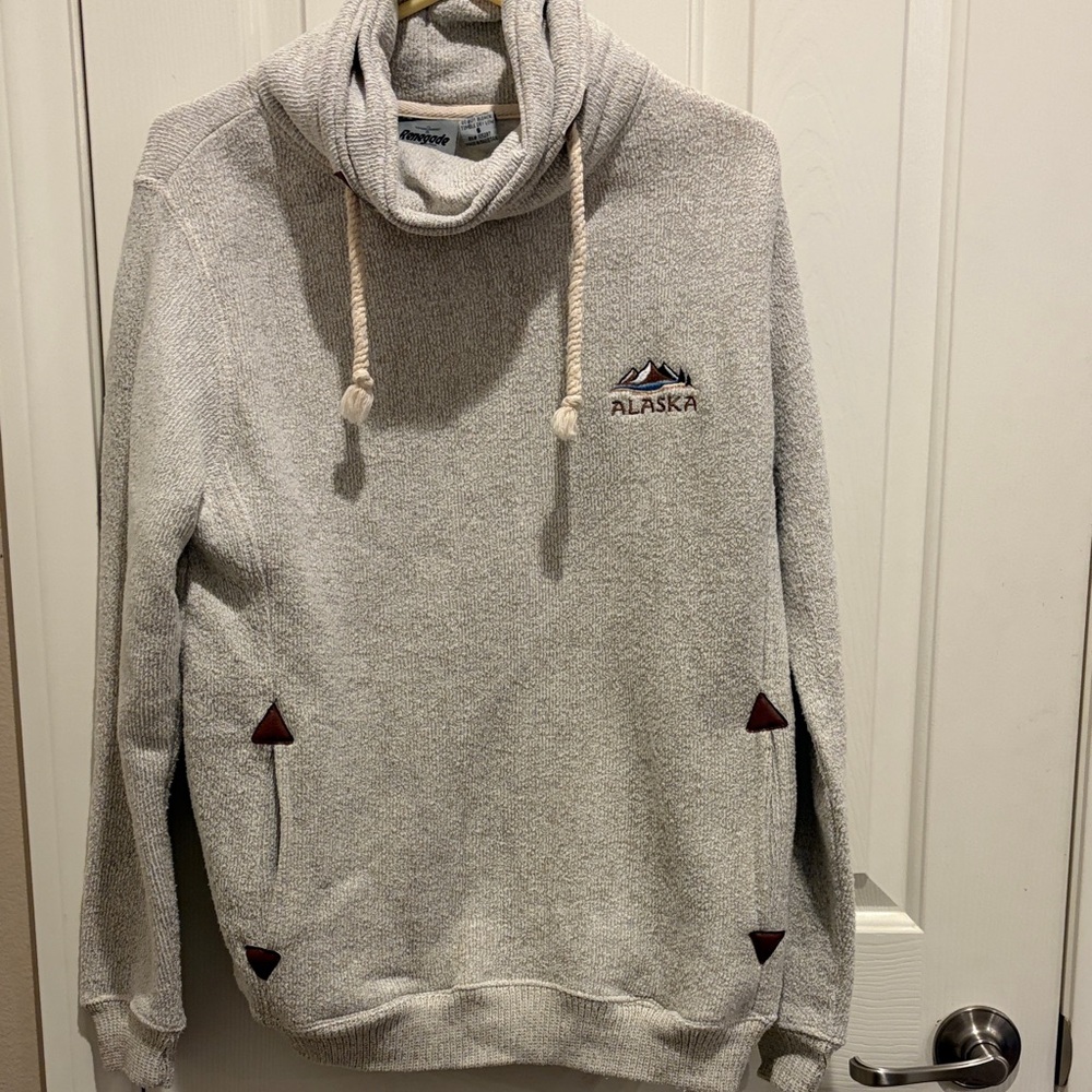 Renegade Alaska Women's Pullover Beige